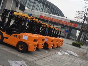 買(mǎi)叉車(chē)關(guān)注的不僅是價(jià)格，而是！你要知道不同價(jià)格叉車(chē)的區(qū)別